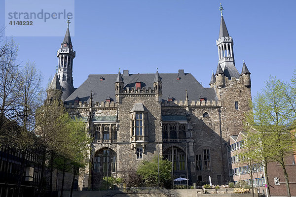 Historisches Aachener Rathaus  Ansicht vom Katschhof  Aachen  NRW  Deutschland