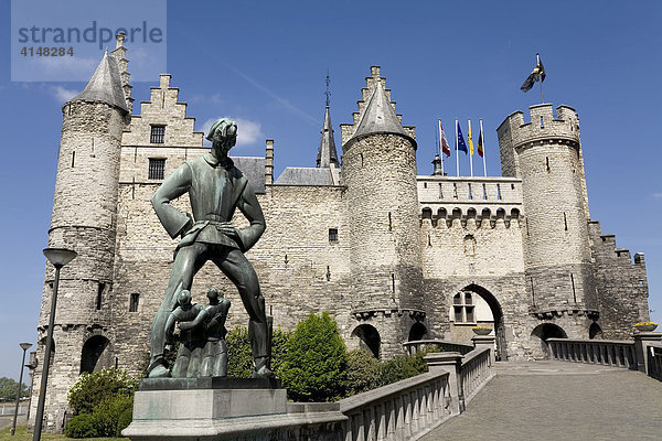 Burg Steen  Skulptur Lange Wapper  Antwerpen  Belgien
