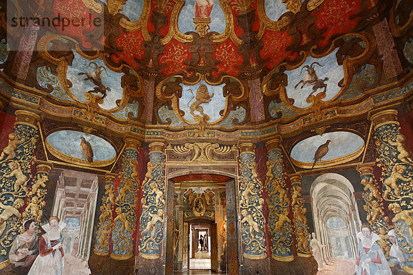 Musikzimmer mit italienischen Wandmalereien  Schloss Hellbrunn  Salzburg  Österreich
