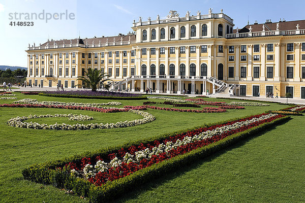 Schloss Schönbrunn  Blick vom Schlosspark  Wien  Österreich