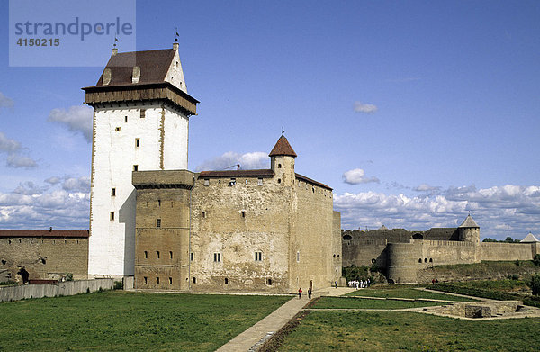 Hermannsfeste  Narva  Estland  gegenüber die Festung Iwangorod  Russland