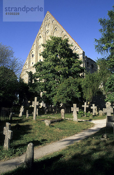 Pirita Kloster mit historischem Friedhof  Tallinn  Estland