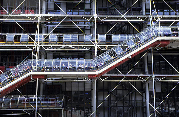 Fassade des Centre Pompidou  Paris  Frankreich