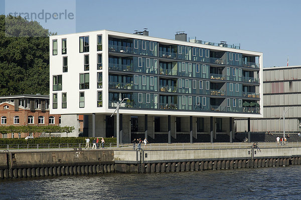 Elbperlen  modernes Wohnhaus an der Elbe bei Altona  Hamburg  Deutschland