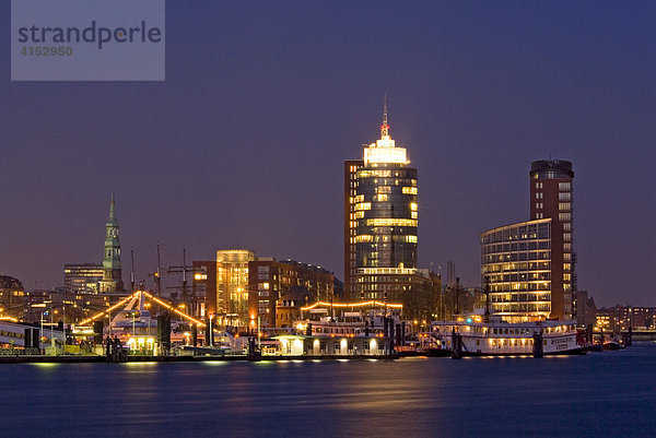 Hanseatic Trade Center an der Kehrwiederspitze in der Hamburger Hafencity  Hamburg  Deutschland