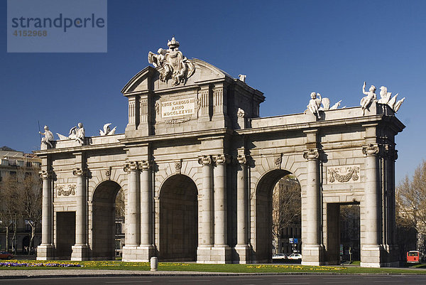 Puerta de Alcala auf der Plaza de Independencia  Madrid  Spanien