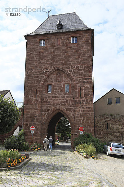 Zentrum von Nideggen mit Resten der Burg Nideggen  Nordrhein-Westfalen  Deutschland