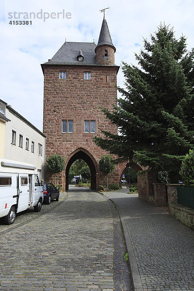 Zentrum von Nideggen mit Resten der Burg Nideggen  Nordrhein-Westfalen  Deutschland
