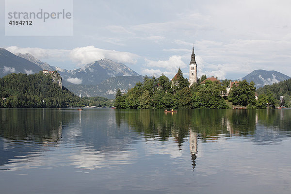 Insel mit Marienkirche auf Bleder See. Bled Slowenien