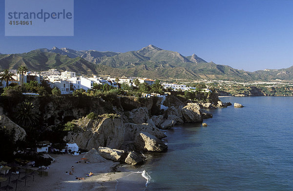 Playa de Calahonda  Strand von Nerja  Costa del Sol  Provinz Malaga  Andalusien  Spanien