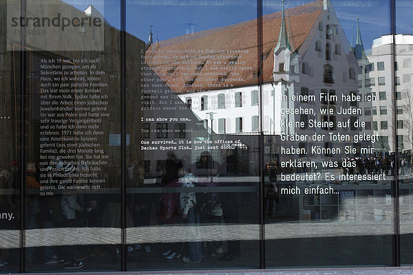 Jüdisches Museum  Jakobsplatz  im Spiegelbild Münchner Stadtmuseum  München  Bayern  Deutschland
