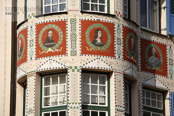 Medaillonporträts von Michelangelo  Raffael und anderen  Palais Bissing in Georgenstraße 10  Schwabing  München  Oberbayern  Bayern  Deutschland  Europa