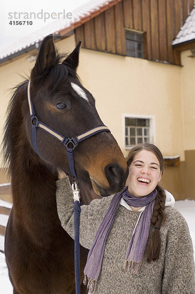 Mädchen mit Pferd