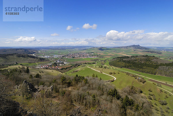 Blick in die Vulkanlandschaft Hegau  Baden-Württemberg  Deutschland  Europa