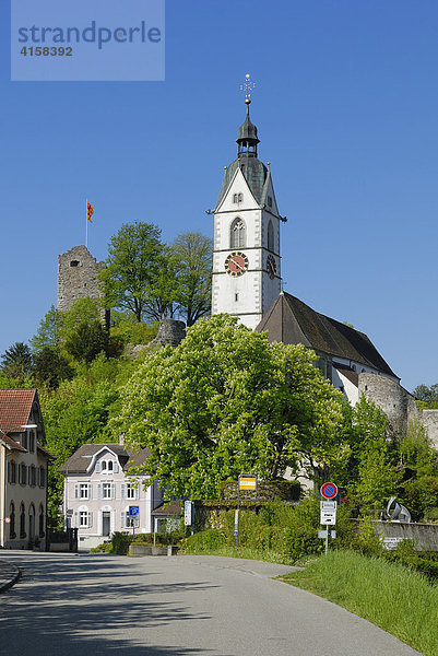 Stadtkirche und Burgruine  Laufenburg  Kanton Aargau  Schweiz  Europa