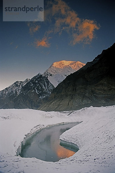 Himmelsgebirge Tjan Schan. Die Gletscher und Bergsee des Tjan Schan. Zentral Tjan Schan  Kasachstan.