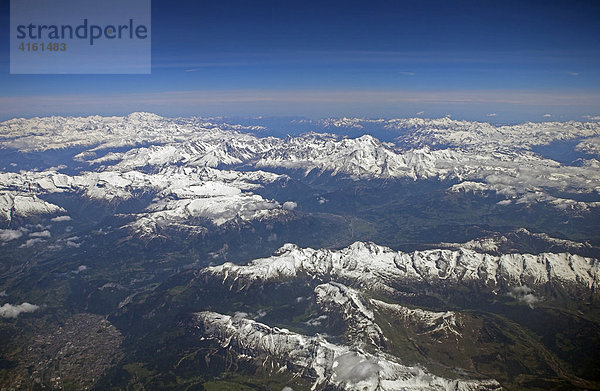 Luftaufnahme von den Alpen