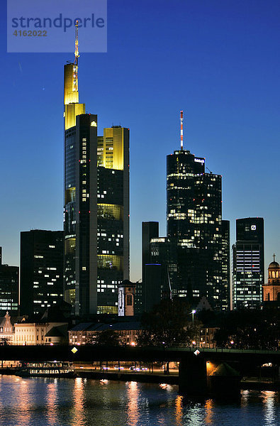 Skyline von Frankfurt am Main  Hessen  Deutschland.