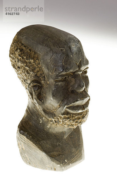 Ein aus Speckstein modellierter Kopf eines Afrikaners  Südafrika  Afrika