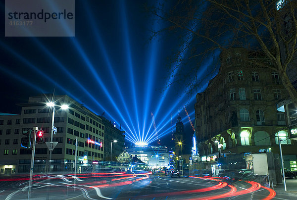 Frankfurt bei Nacht  besondere Beleuchtung anlässlich der Luminale  Biennale der Lichtkultur  Frankfurt  Deutschland  Europa