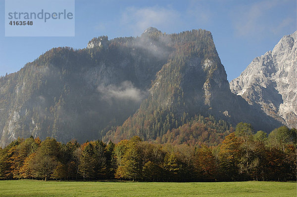 Alpenlandschaft am Königsee im Nationalpark Berchtesgaden