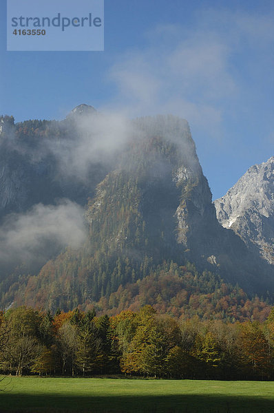 Alpenlandschaft am Königsee im Nationalpark Berchtesgaden