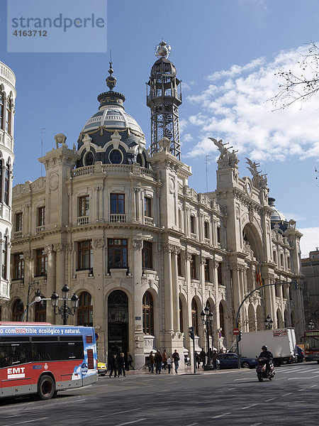 Das Postgebäude von Valencia am Rathausplatz  Plaza del Ayuntamienzo  Spanien