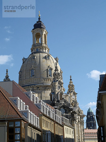 Dresden  Sachsen  Dresdener Altstadt mit der neuaufgebauten Frauenkirche