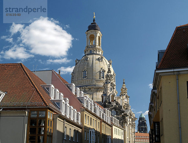 Dresden  Sachsen  Dresdener Altstadt mit der neuaufgebauten Frauenkirche