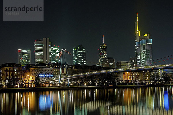 Holbeinsteg bei Nacht DRI/HDR Aufnahme  Frankfurt am Main  Hessen  Deutschland