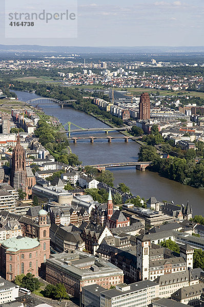 Blick über Frankfurt / Paulskirche  Sachsenhausen und Main Frankfurt  Hessen  Deutschland
