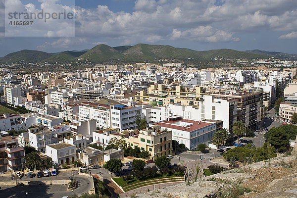 Blick auf Altstadt Eivissa  Ibiza  Balearen  Spanien