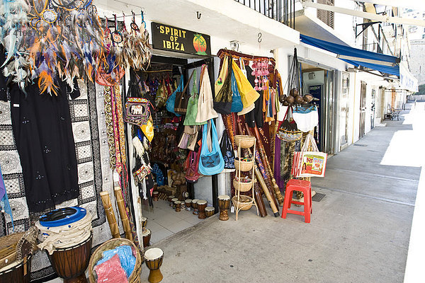 Modegeschäft in der Altstadt von Eivissa  Ibiza  Balearen  Spanien