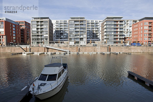 Moderne Luxuswohnungen am Westhafen mit dirketem Bootsanleger  Westhafenplatz  Frankfurt am Main  Hessen  Deutschland