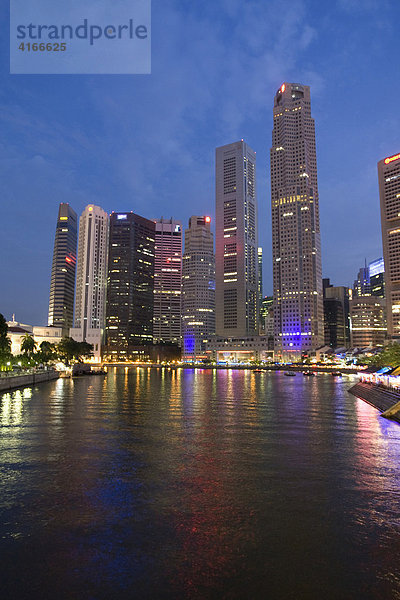 Financial District und Boat Quay am Singapur River  Singapur  Stadtstaat  Republik Singapur  Südostasien