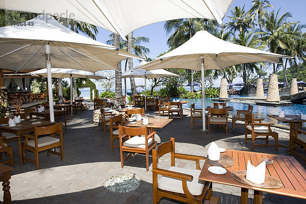 Restaurant an der Poolanlage des Sheraton Hotels bei Senggigi  Insel Lombok  Kleine Sunda-Inseln  Indonesien  Asien
