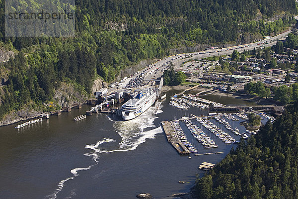 Autofähre wird beladen  Vancouver  British Columbia  Kanada  Nordamerika
