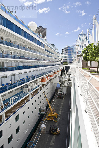 Das Passagierschiff Diamond Princess wird beladen  Vancouver  British Columbia  Kanada  Nordamerika