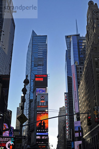 Times Square am Abend  New York  USA