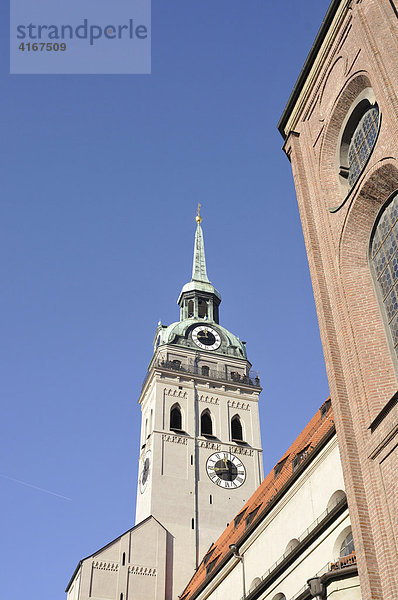 Turm Peterskirche  Viktualienmarkt  München  Bayern  Deutschland