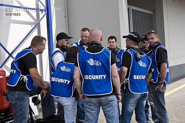 Security Teambesprechung  Motorsportarena in Oschersleben Deutschland