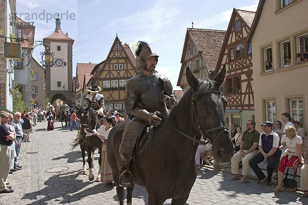 Historischer Heereszug in Rothenburg ob der Tauber - Siebersturm - Mittelfranken