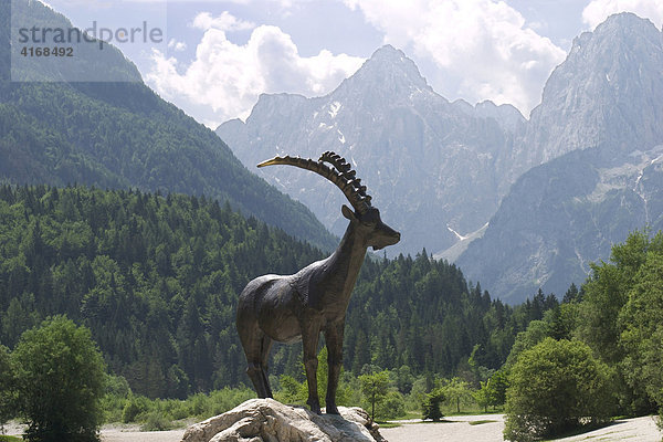 Steinbock-Skulptur am Jasna-See bei Kranjska Gora - Slowenien