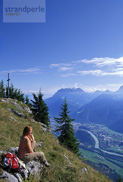 Kufstein im Inntal und Wilder Kaiser - Blick vom Berg Pendling Tirol Österreich