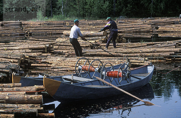 Kallavesi-See bei Leppävirta Holzvertauung Finnland Savo