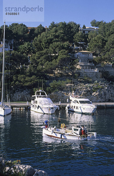 Mallorca Santa Ponsa Hafen Fischerboot