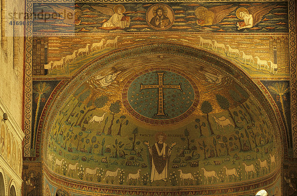 Italien Emilia-Romagna Ravenna Basilika Sant Apollinare Nuovo Mosaiken