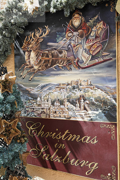 Plakat mit weihnachtlicher Dekoration Christmas in Salzburg  Salzburg  Österreich