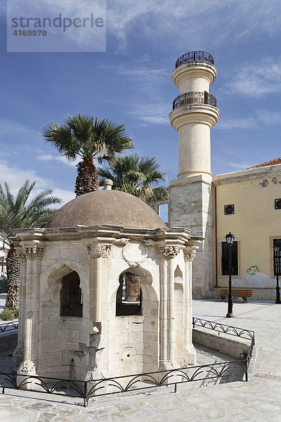 Brunnenhaus und Minarett in Ierapetra  Ostkreta  Kreta  Griechenland