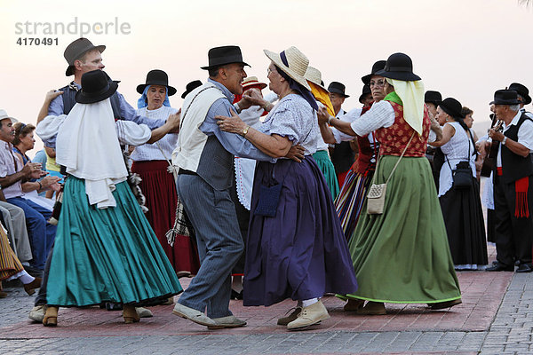 Folkloregruppe in Maspalomas  Gran Canaria  Kanaren  Spanien